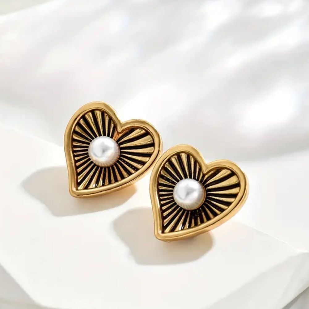 Heart stud earrings #836